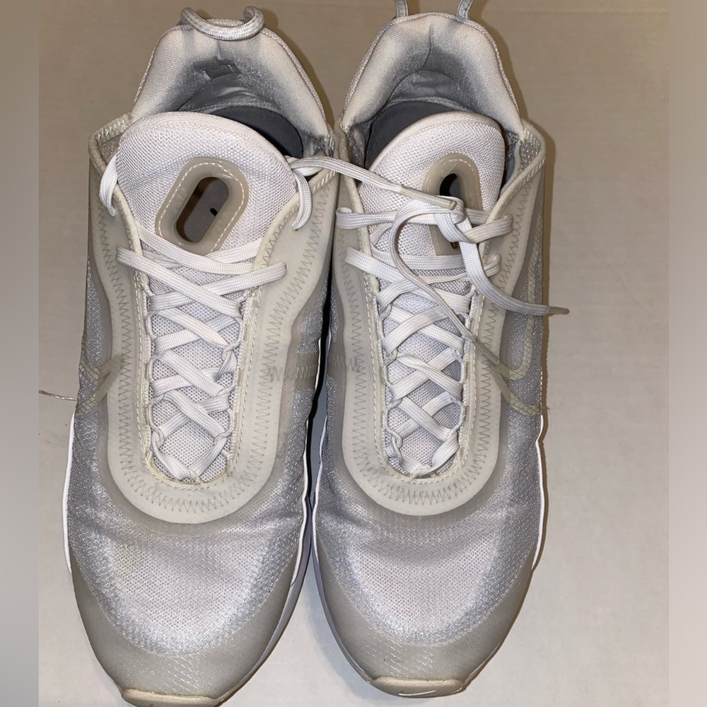 Nike Air Max 2090 Mens Size 11 White Athletic Running Shoes BV9977-100